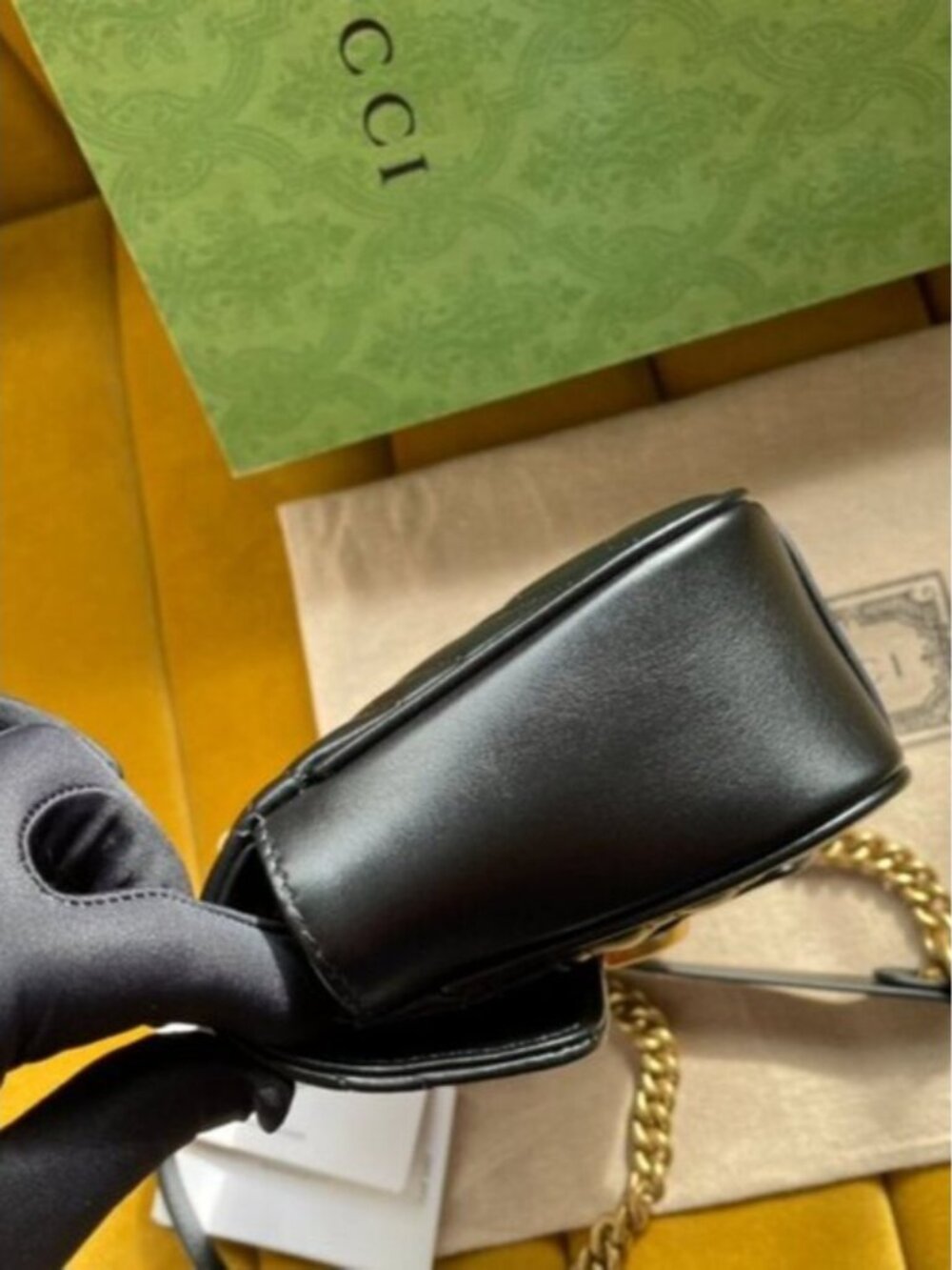 GUCCI Black Leather GG Marmont Shoulder Bag. - Picture 3 of 9